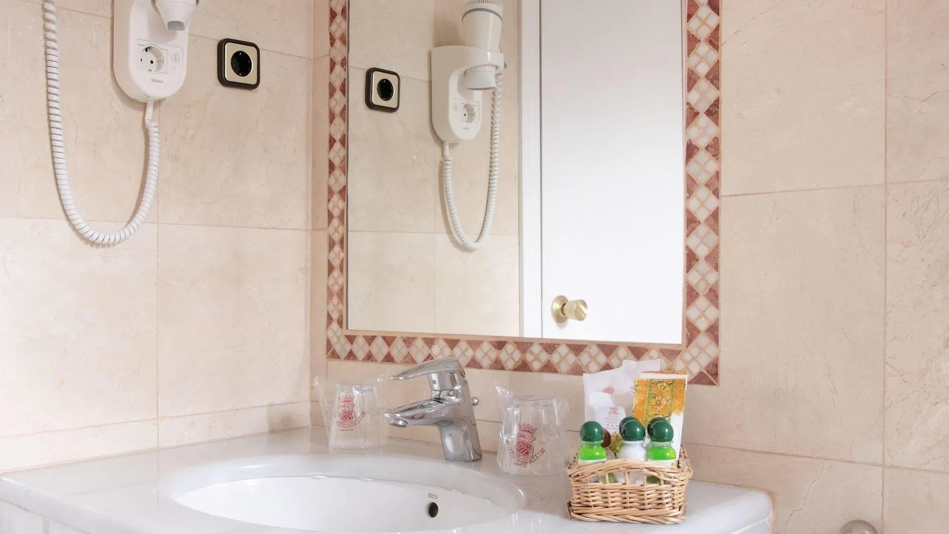 Regencia Colon Hotel Barcelona